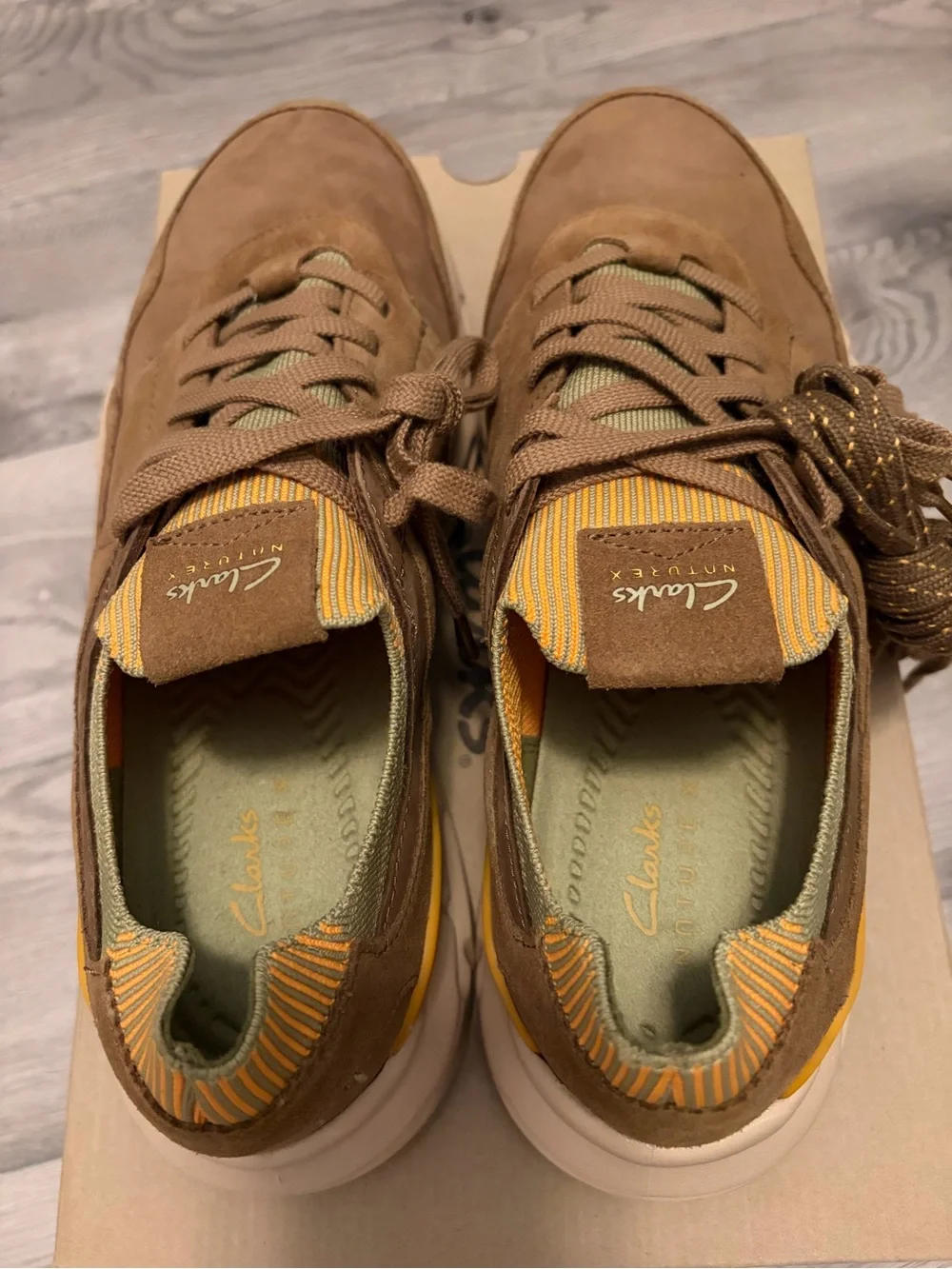 Clarks Men’s Tan/Brown Suede Casual Sneakers with Yellow Highlights